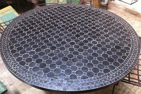 Zellige noir, motif Tagra