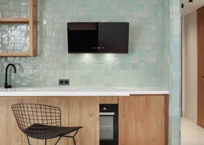 Crédence de cuisine en zellige traditionnel de couleur tilleul, carreau 10x10cm